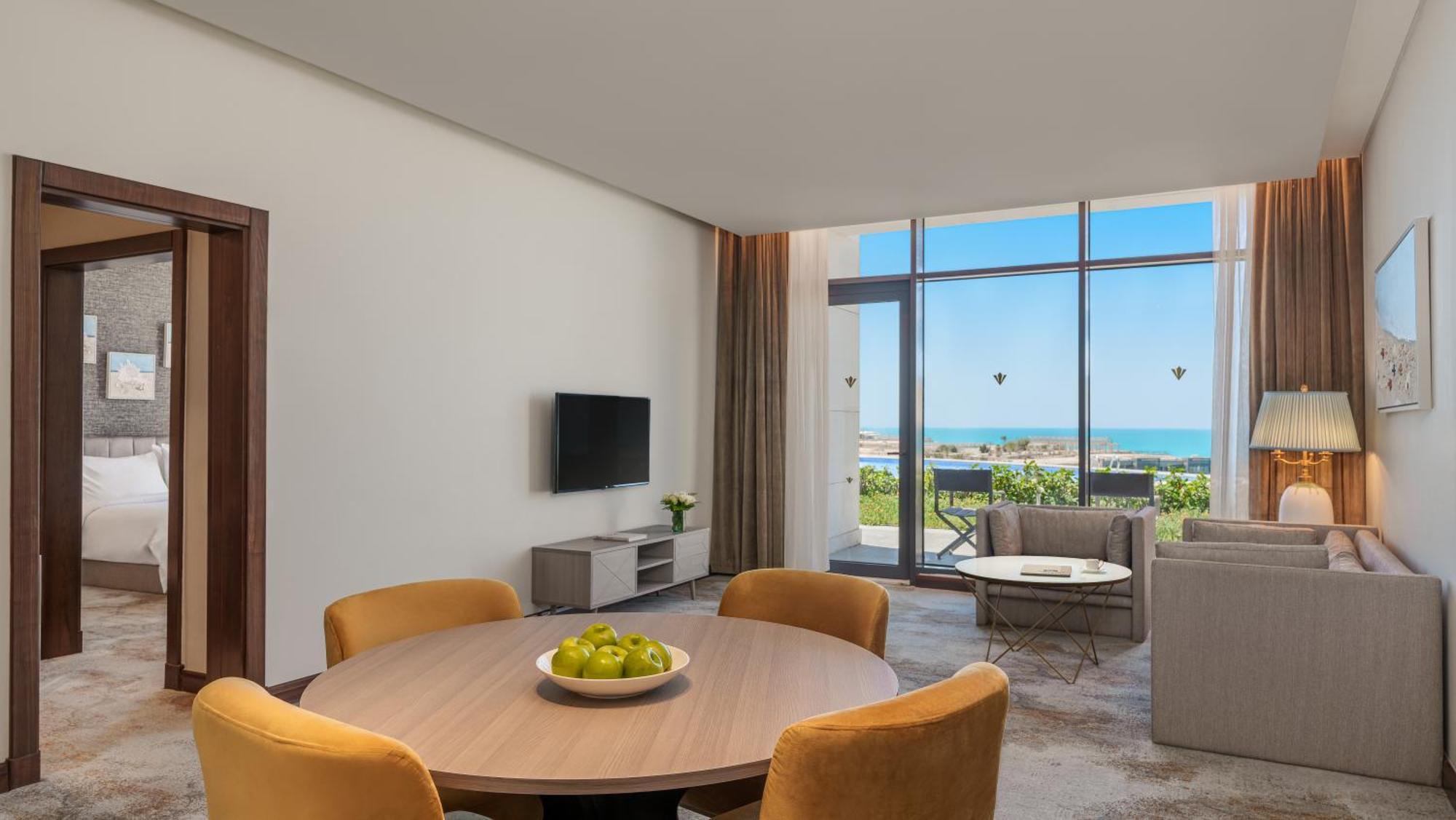 Rixos Premium Alamein เอลอาลาเมน ห้อง รูปภาพ A living room at the hotel